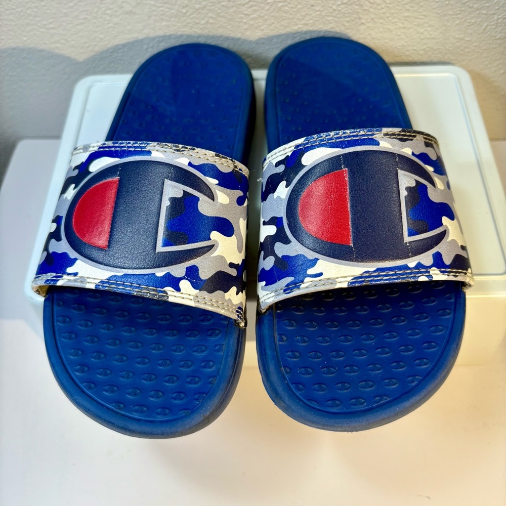 Champion Kids Blue and Red Camo Slide Sandals size 2